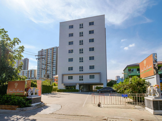 Exterior & Views 16
