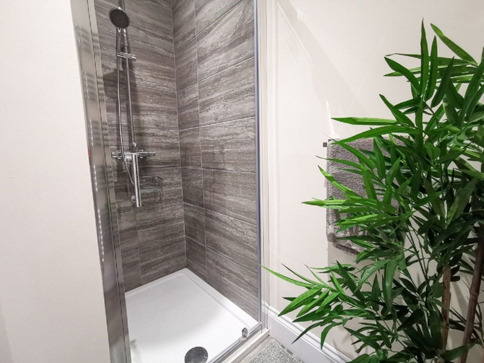 Bathroom, Shoreline Angel Apartments, South Tyneside