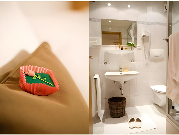 Bathroom 3, Gastehaus Daheim, Bregenz