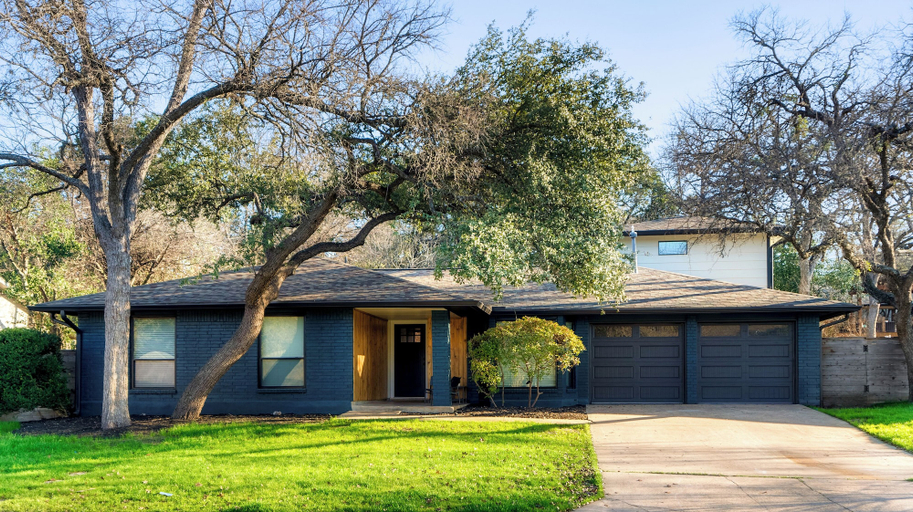 Exterior & Views, Luxury Zilker Home Pool Hot Tub Kitchen, Travis