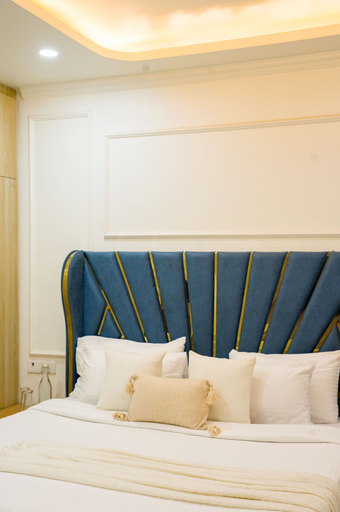 Bedroom 3, Alaya Stays Miyabi Executive Suite, Elegant 1-BHK Suite With Common Pool, Gym & Restaurant, Gurgaon