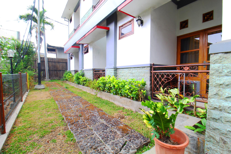 Exterior 15
