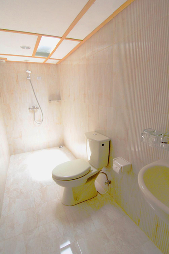 Bathroom 10