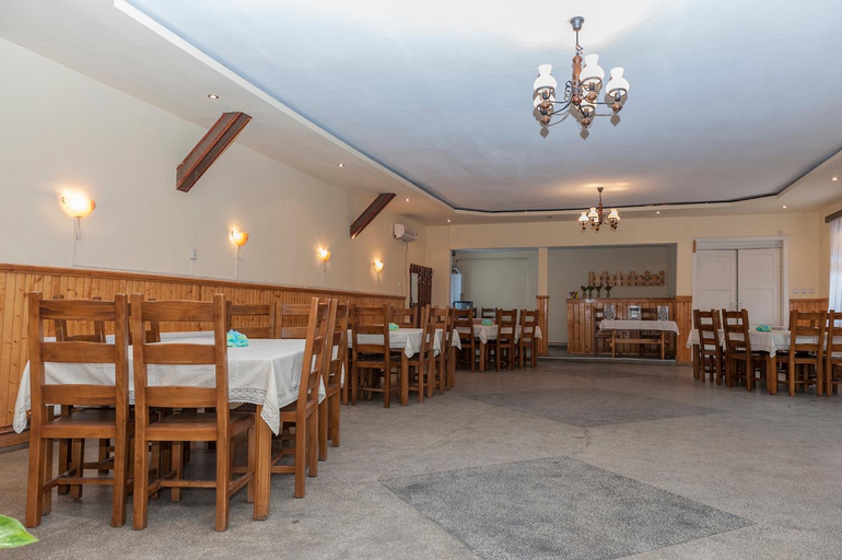 Food & Drinks 2, Pensiunea Radu, Cisnadie