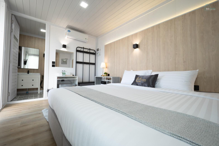 Bedroom 13