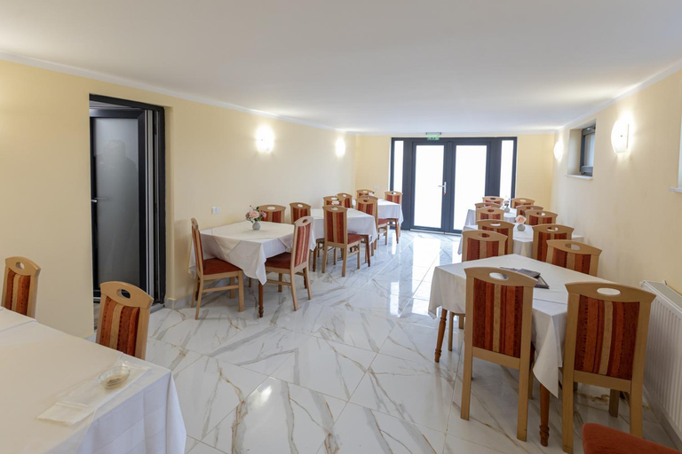 Food & Drinks 4, Villa Class, Oradea