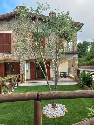 Exterior 27