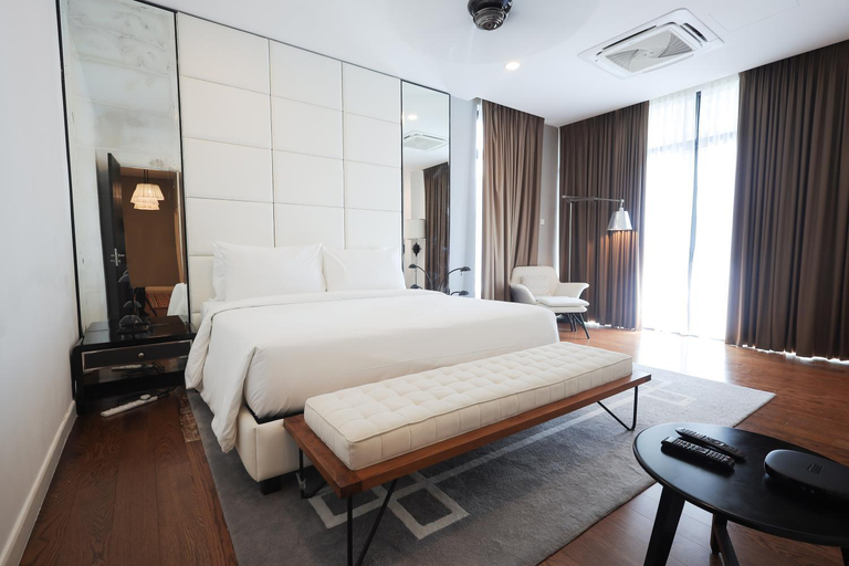 Bedroom 30
