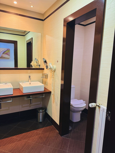 Bathroom 3, Hotel La Cantueña, Madrid