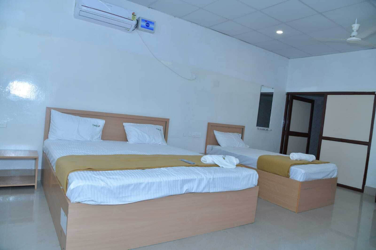 Bedroom 5, Fresh up Rajamudry, East Godavari