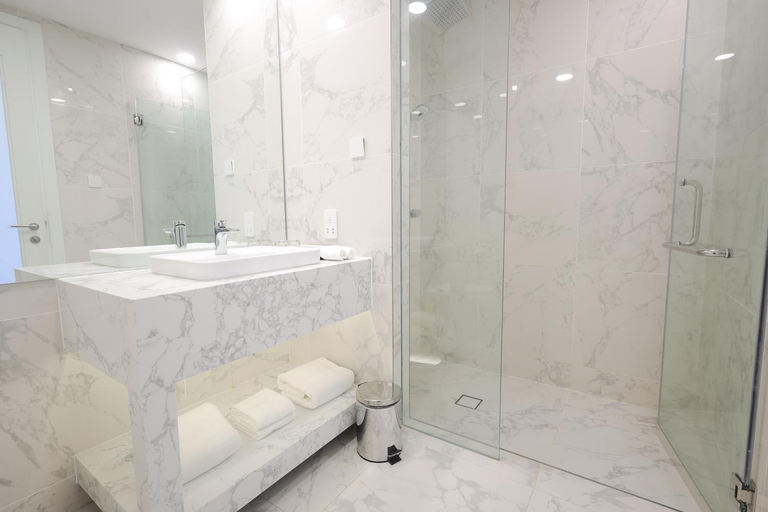Bathroom 13