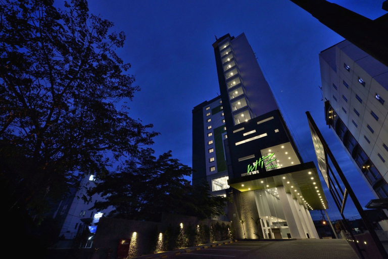 Exterior & Views 29