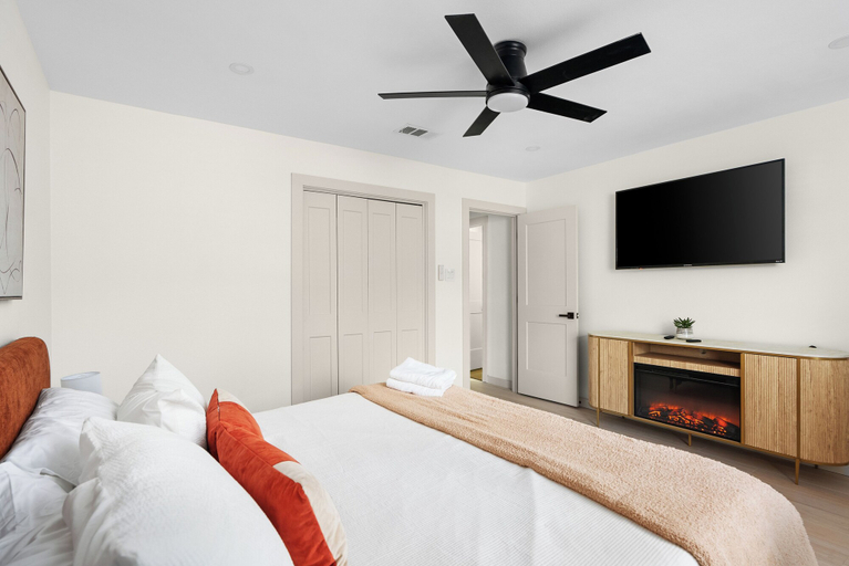 Bedroom 3, Luxury Zilker Home Pool Hot Tub Kitchen, Travis