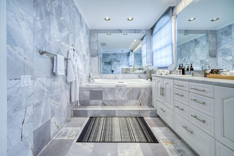 Bathroom 16