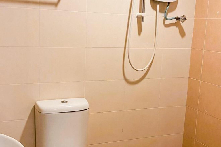 Bathroom 10
