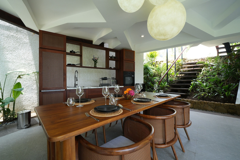 Dining Room 5