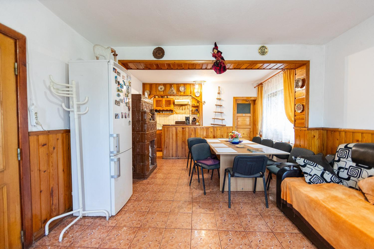 Others 4, Casa Nan, Bran