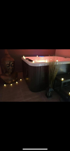 Bathroom 3, Voyage d une nuit, Bouches-du-Rhône