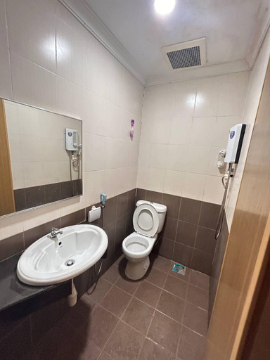 Bathroom 4