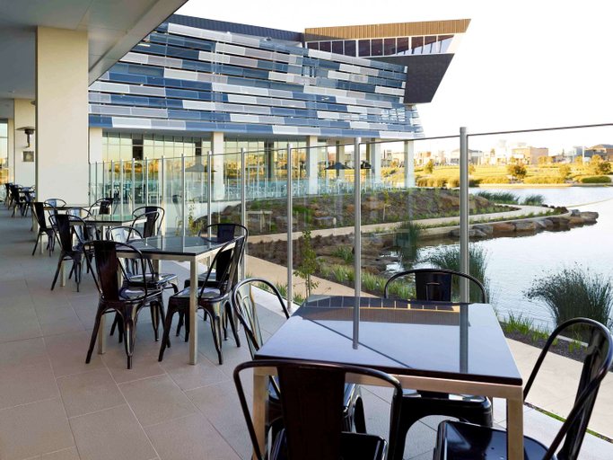 Food & Drinks 3, Mercure Melbourne Caroline Springs, Melton - East