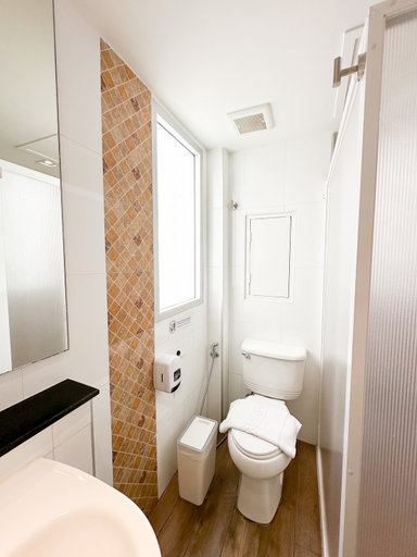 Bathroom 3, Ascella Pratunam Hotel, Ratchathewi