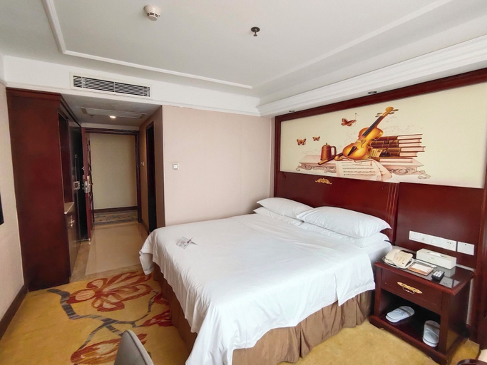 Bedroom 4, VN hotel -Guangdong Heyuan Hongxing road, Heyuan