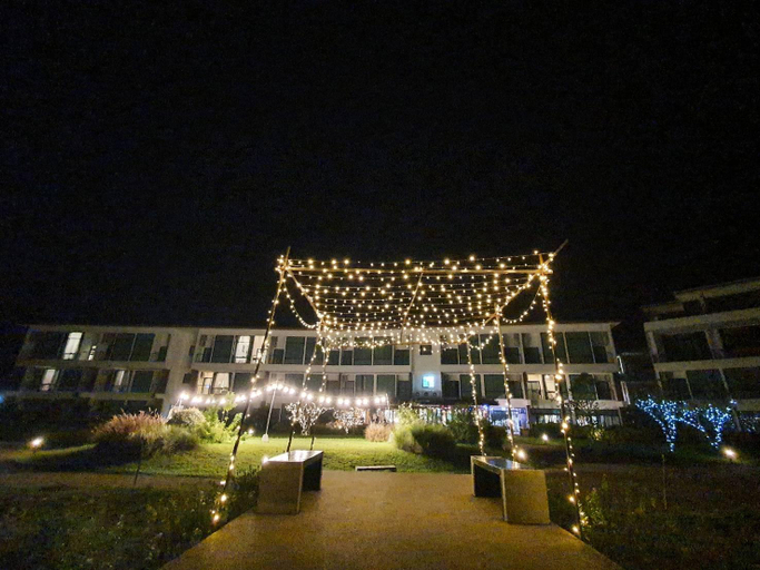Exterior 12