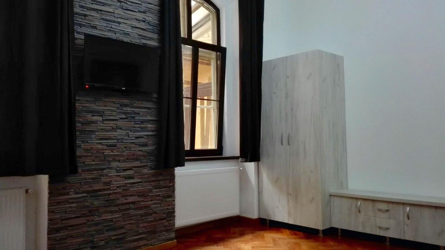Others 3, Poarta Schei Residence, Brasov