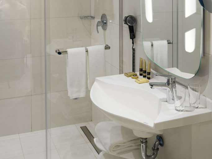 Bathroom 5, Adagio Aparthotel Jeddah Malik Road, Jeddah