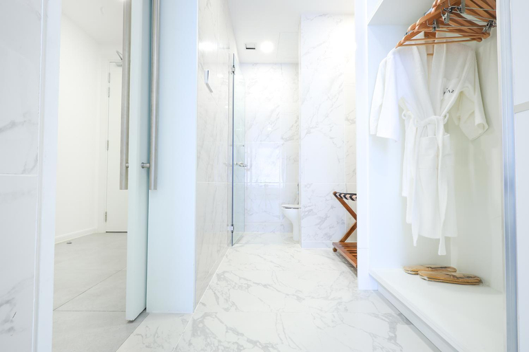 Bathroom 28