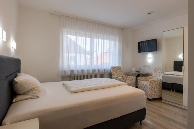 Bedroom 13