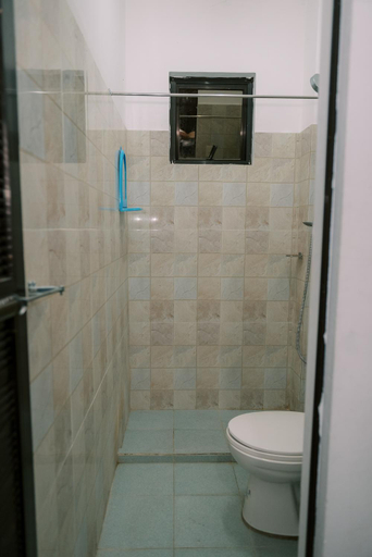 Bathroom 5, Villa Leonida Resort, Bugallon