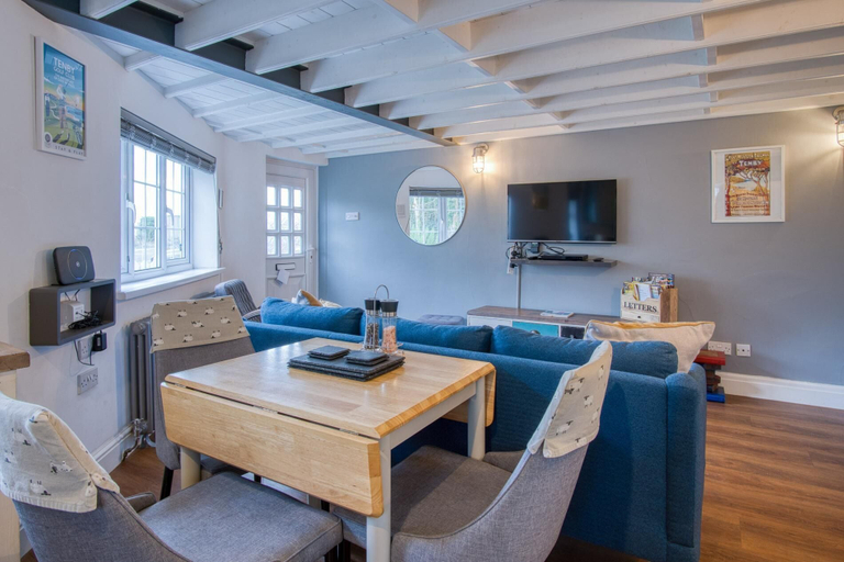 Others 5, Beachwood - 2 Bedroom Cottage - Penally, Pembrokeshire