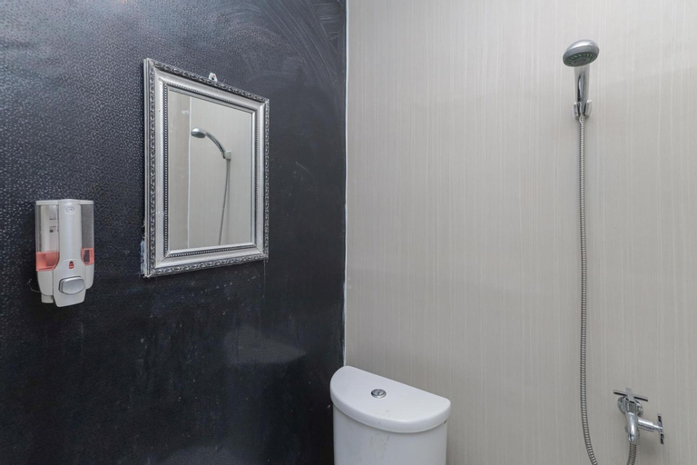 Bathroom 12