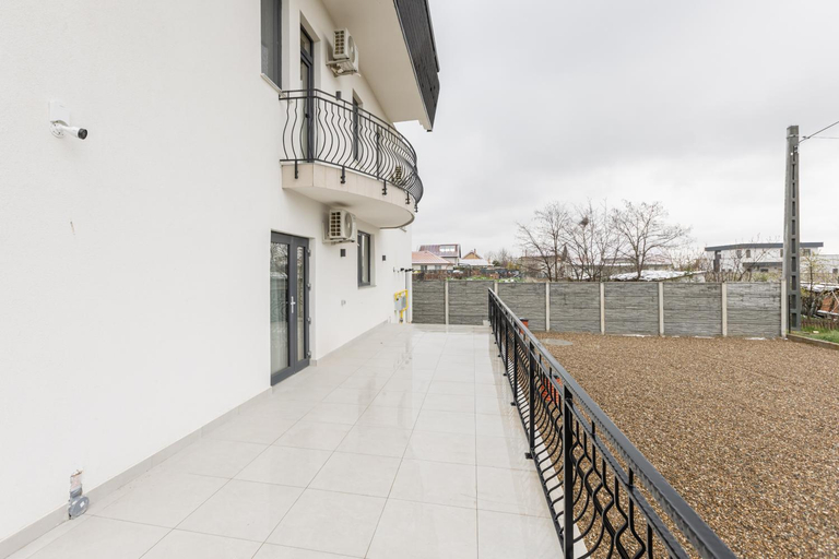 Others 2, Villa Class, Oradea