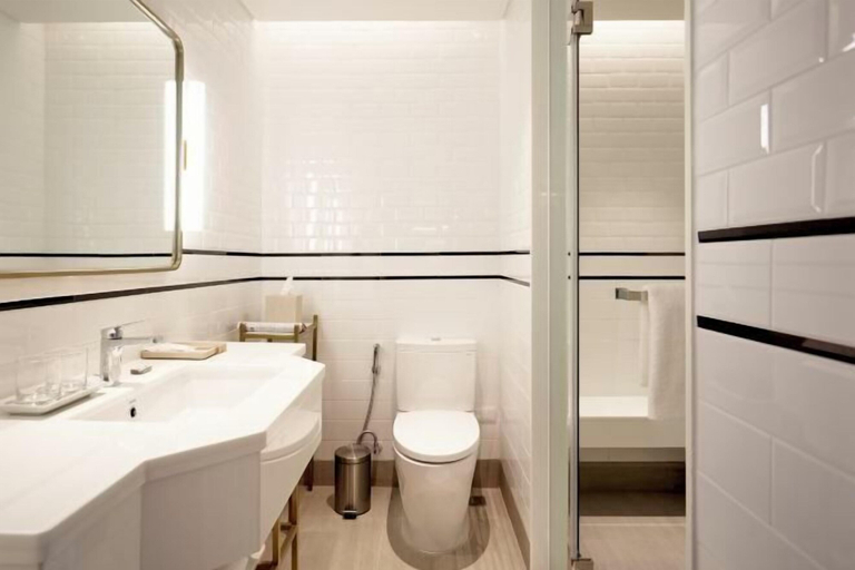 Bathroom 14