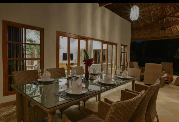 Others 5, Beachfront Private VILLA & POOL, Buleleng