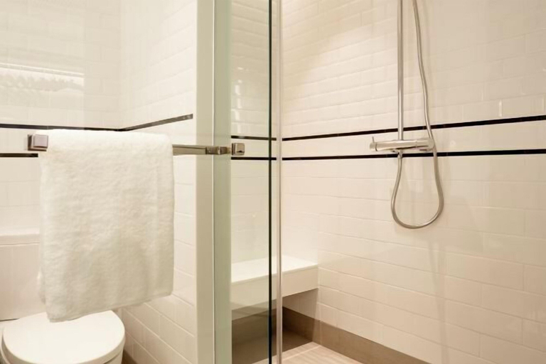 Bathroom 15