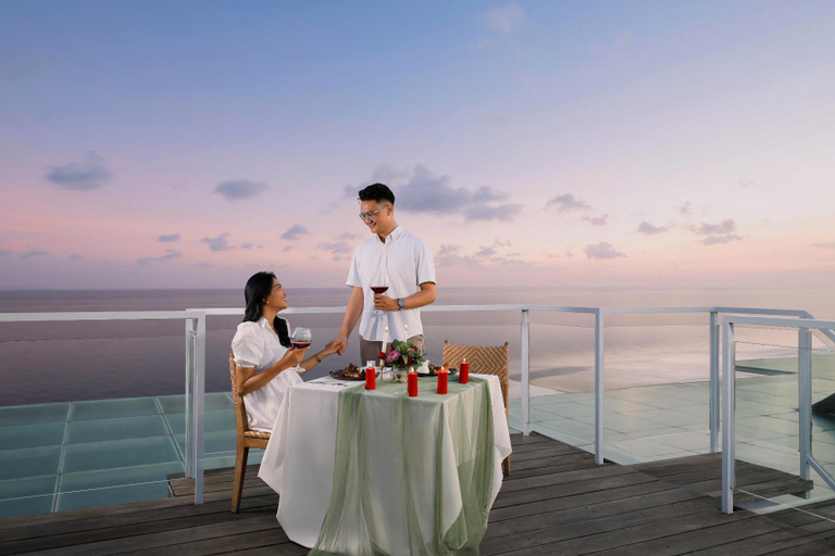 Exterior & Views 20