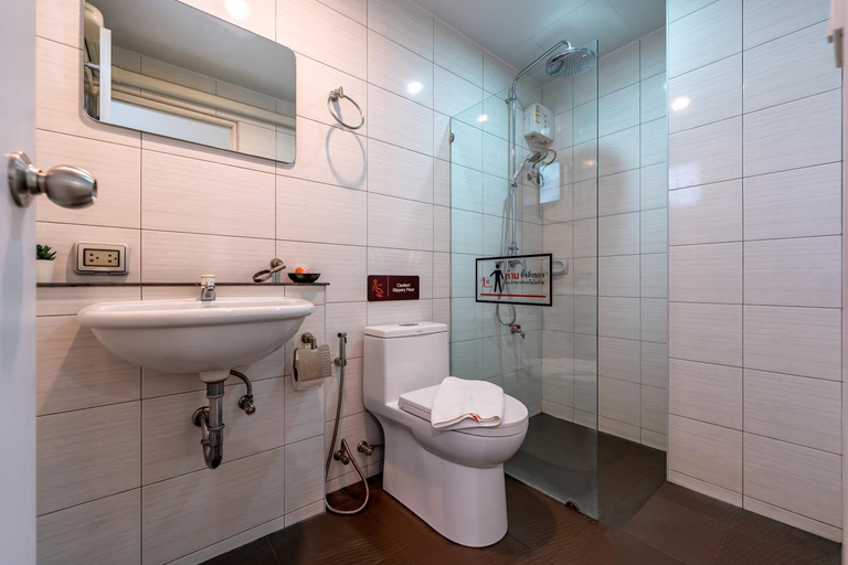Bathroom 11