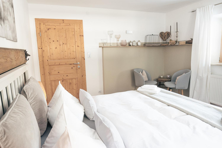 Bedroom 5, Gipfelkonig, Miesbach