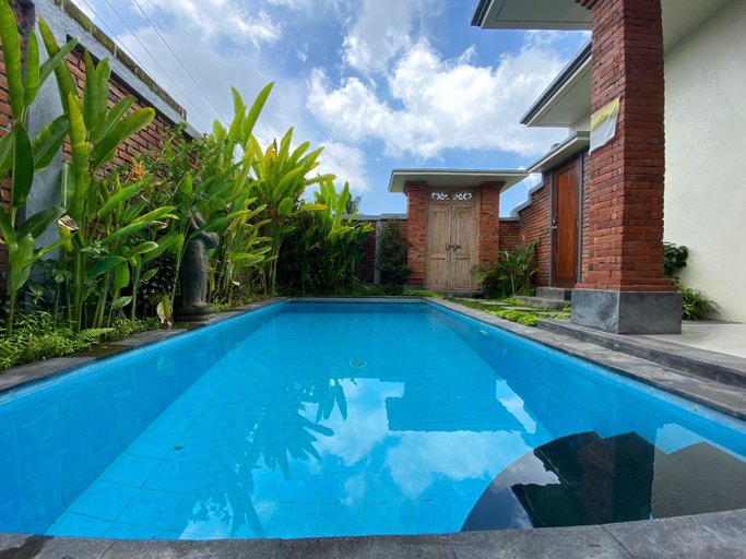 Swimming Pool 8
