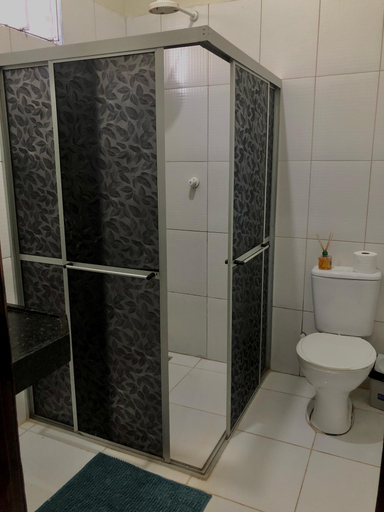Bathroom 5, Sol Hostel, Santarém