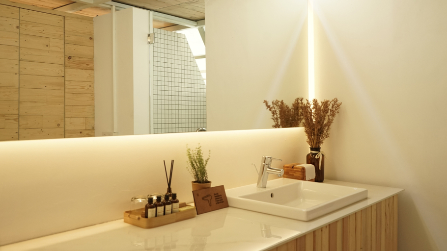 Bathroom 4