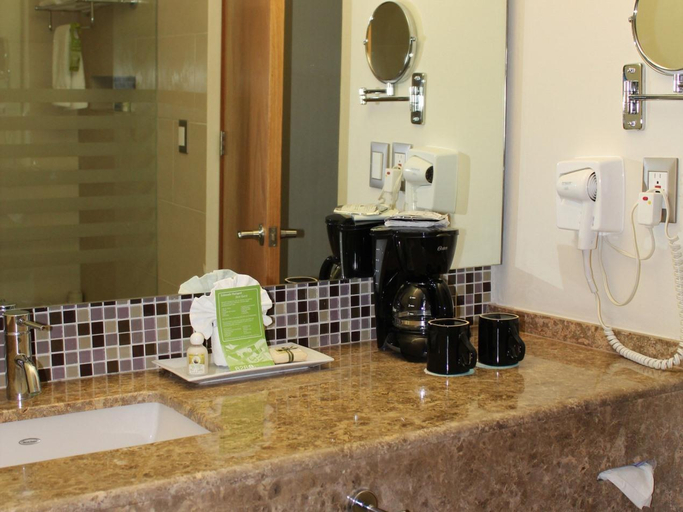 Bathroom 5, Krystal Urban Cancun, Benito Juárez