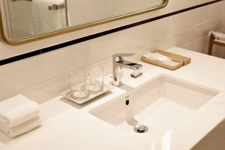 Bathroom 16