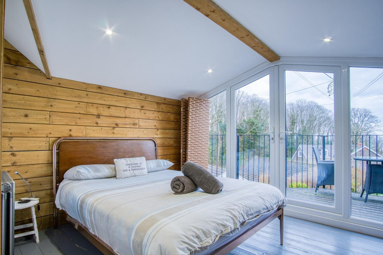 Bedroom 3, Beachwood - 2 Bedroom Cottage - Penally, Pembrokeshire