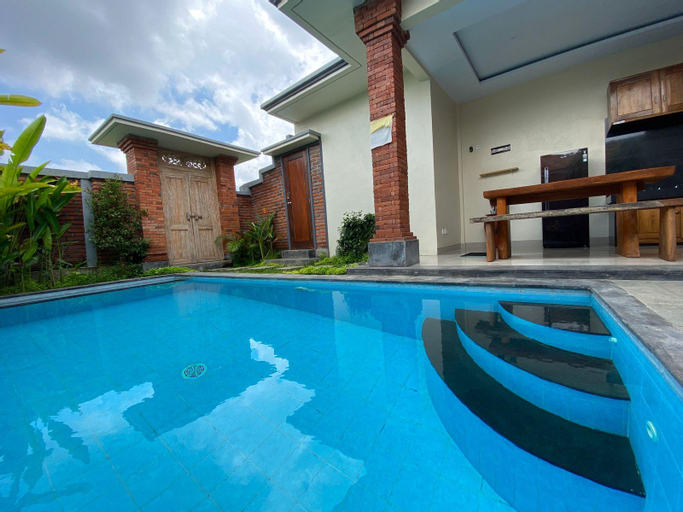 Swimming Pool 2