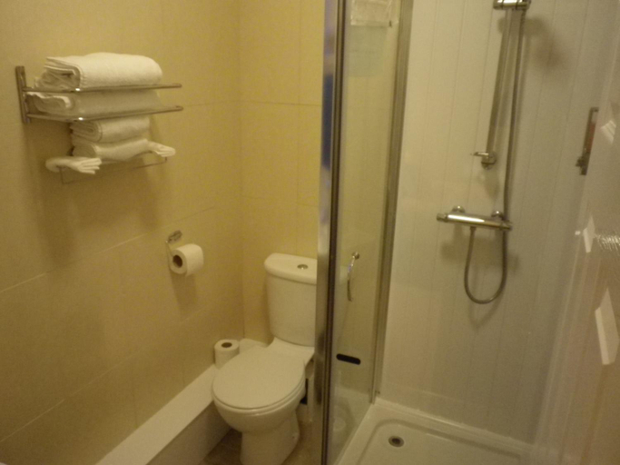 Bathroom 2, Balmoral, Lincolnshire