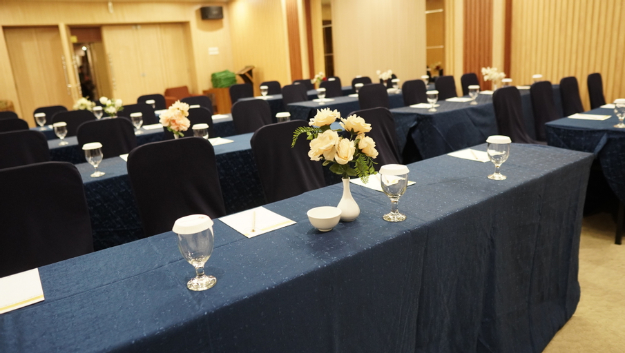 Business Facilities 14